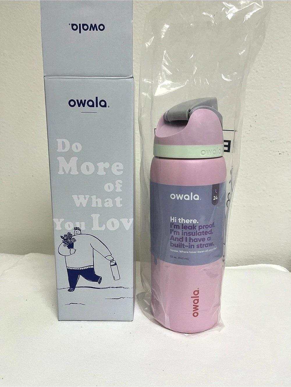 Owala FreeSip 32 oz Water Bottle in Pink NWT